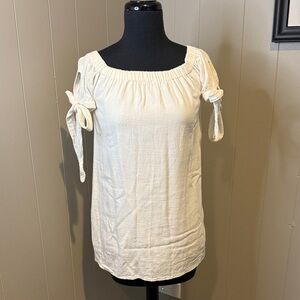 B8 Lulu's Women’s XS Ivory Blouse with Tie Sleeves